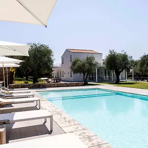 Elais Villa